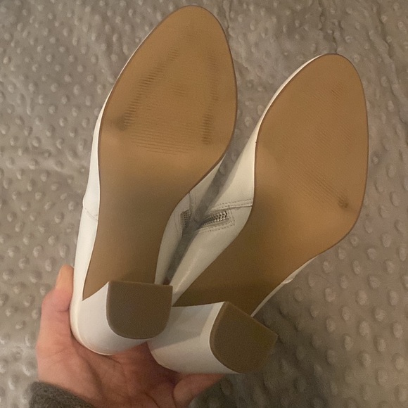 White leather upper Steve Madden heeled boots - Picture 3 of 12